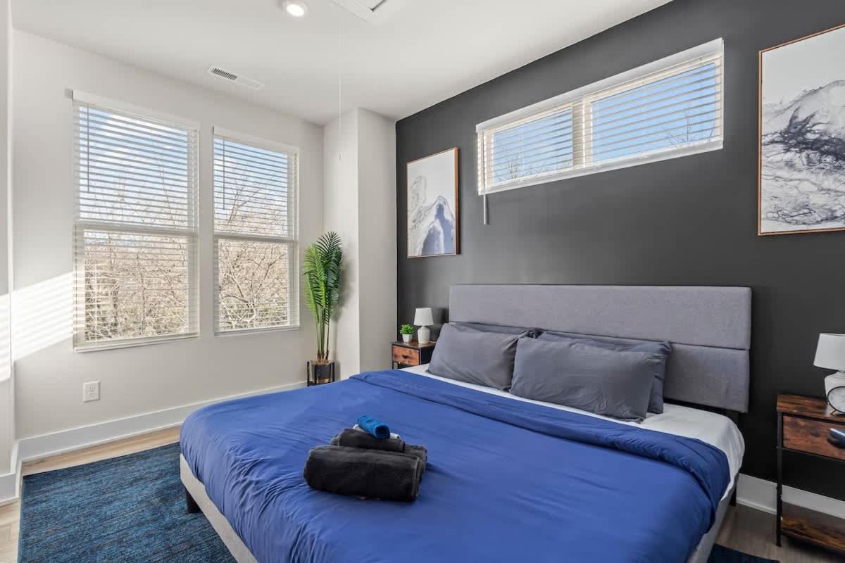 Luxurious King 3BR Townhouse in Uptown CLT! - B&B Charlotte