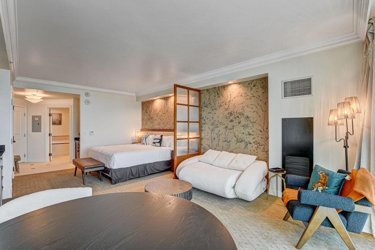 Amber Crest at The MGM Signature Tower 3 - B&B Las Vegas