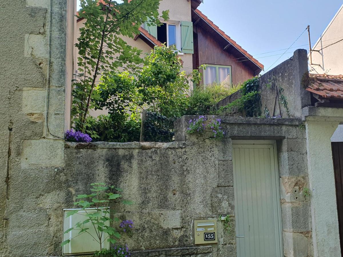 Charmant T2 Duplex avec Terrasse au bord du Clain - B&B Poitiers
