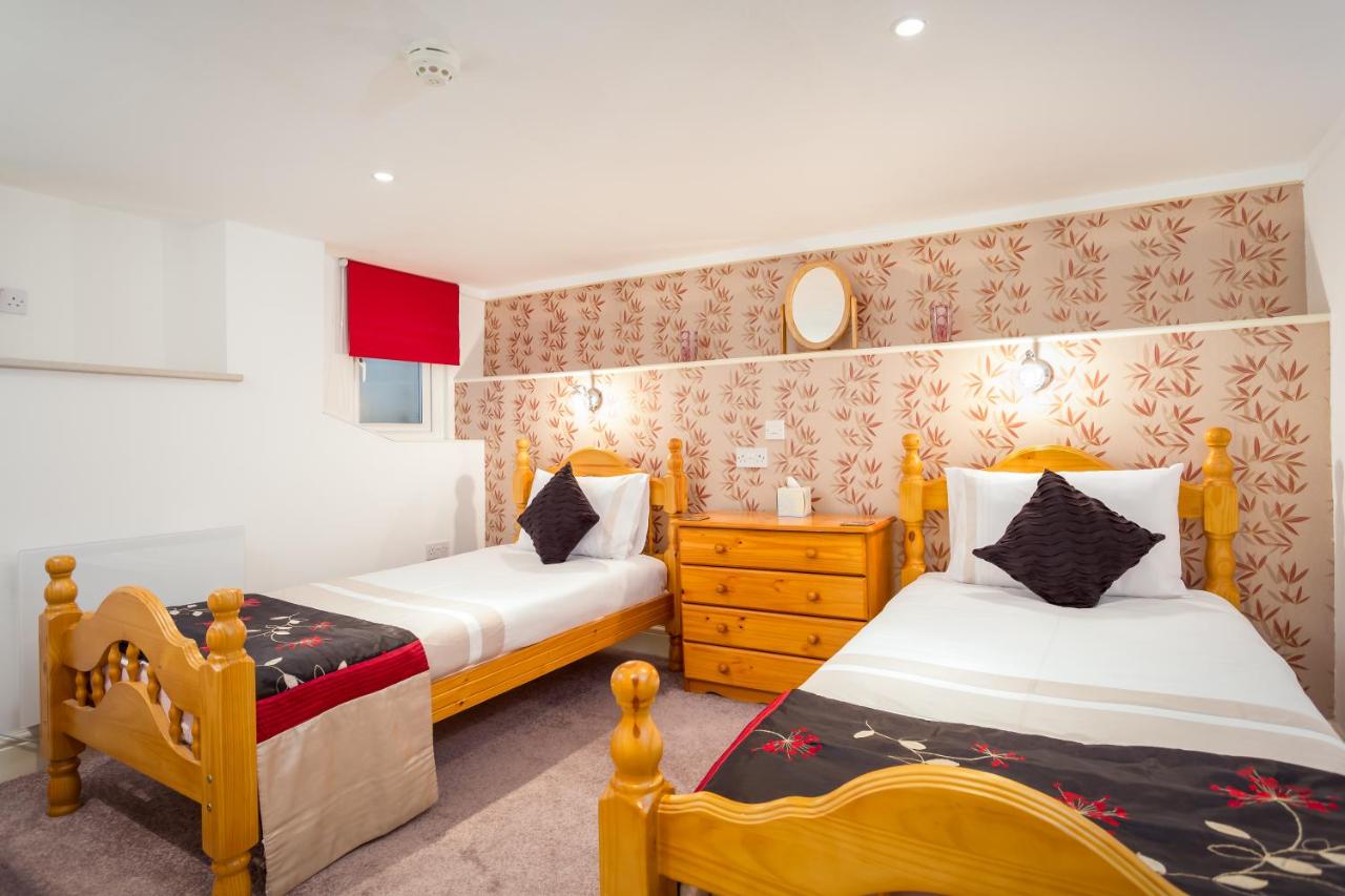 Twin Room - Basement