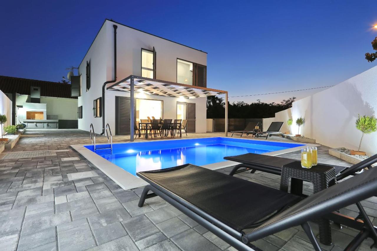 Villa Gea with heated pool - B&B Vrsi
