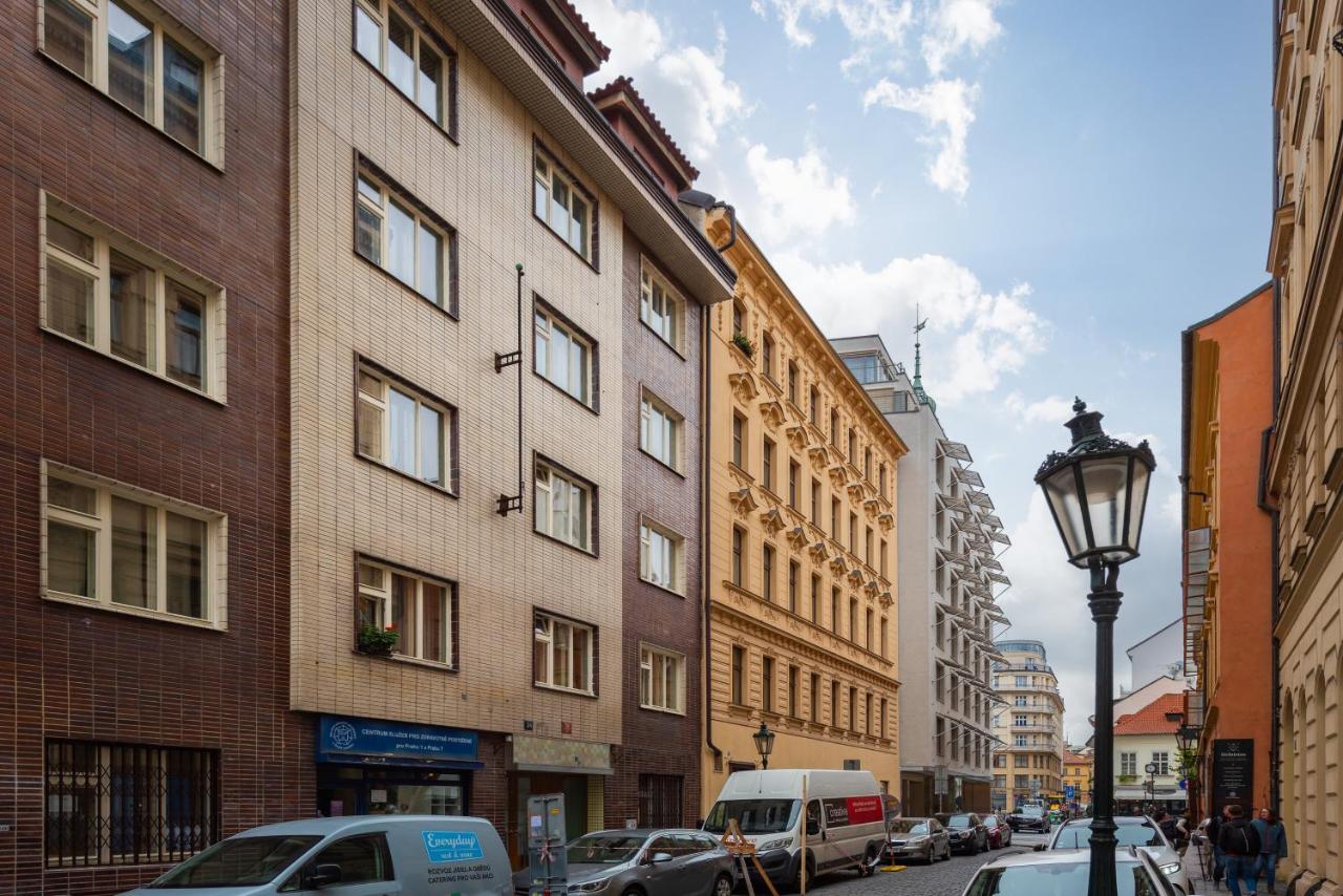 Lighthouse Apartment - B&B Praga