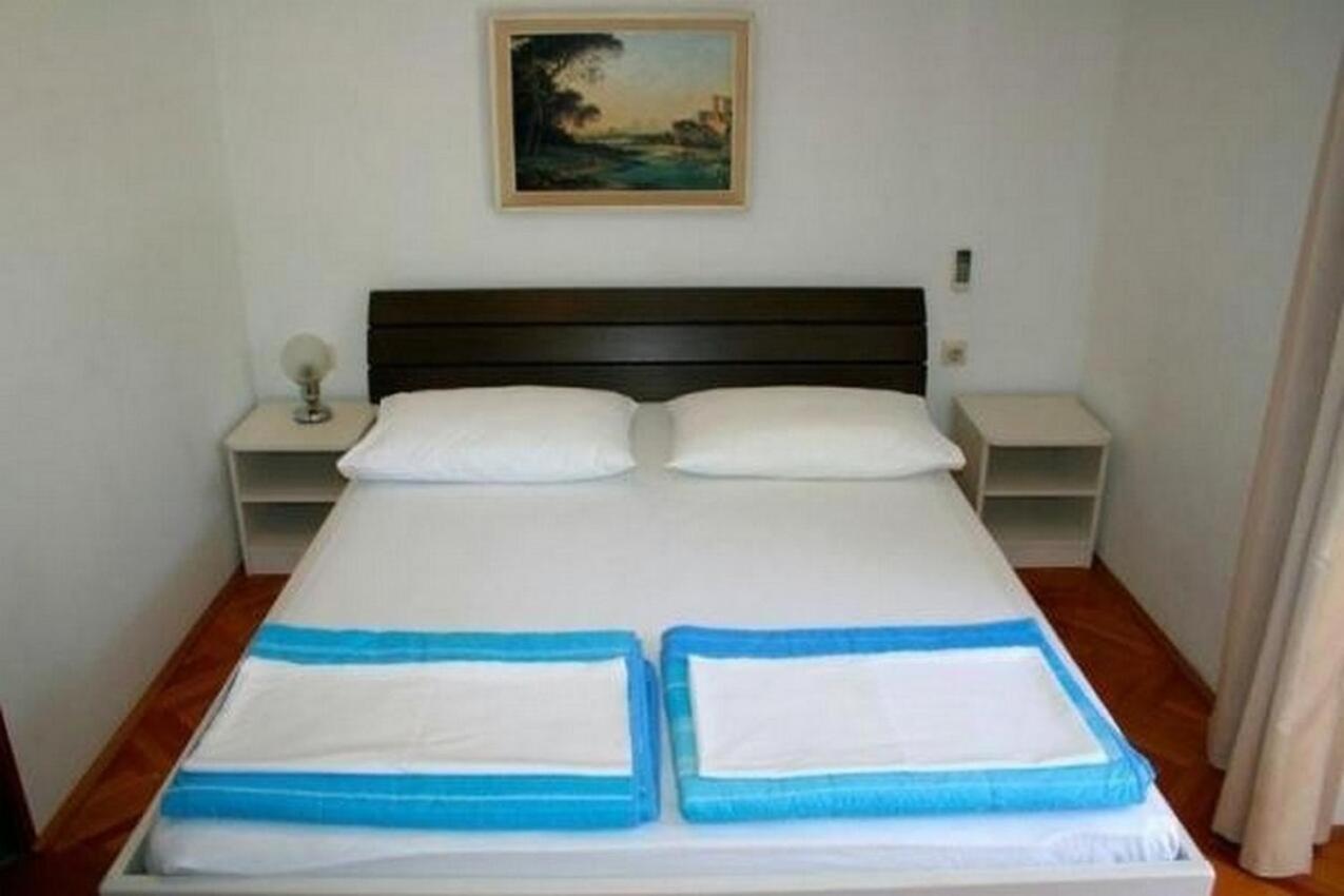 One-Bedroom Apartment with Sea View