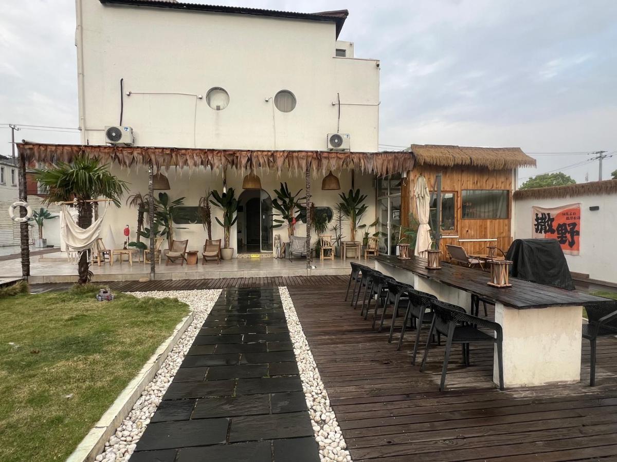 Left Bank La Vie Pool Resort - B&B Shanghai