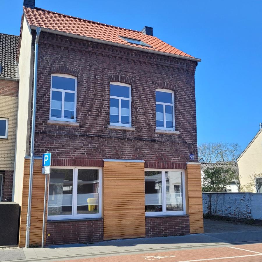 Haus Sonnen mit 3 Apartments - B&B Nettetal