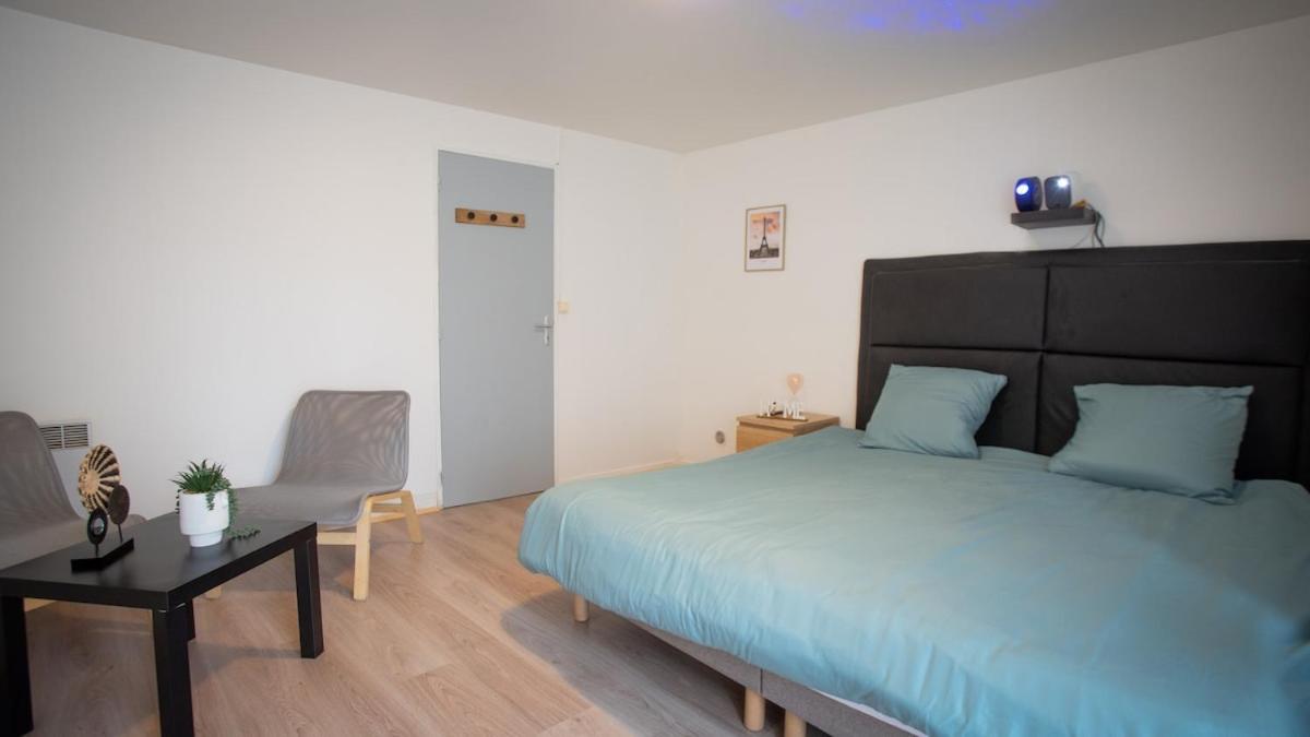 Au cœur des vignes Proche Disneyland - B&B Crézancy