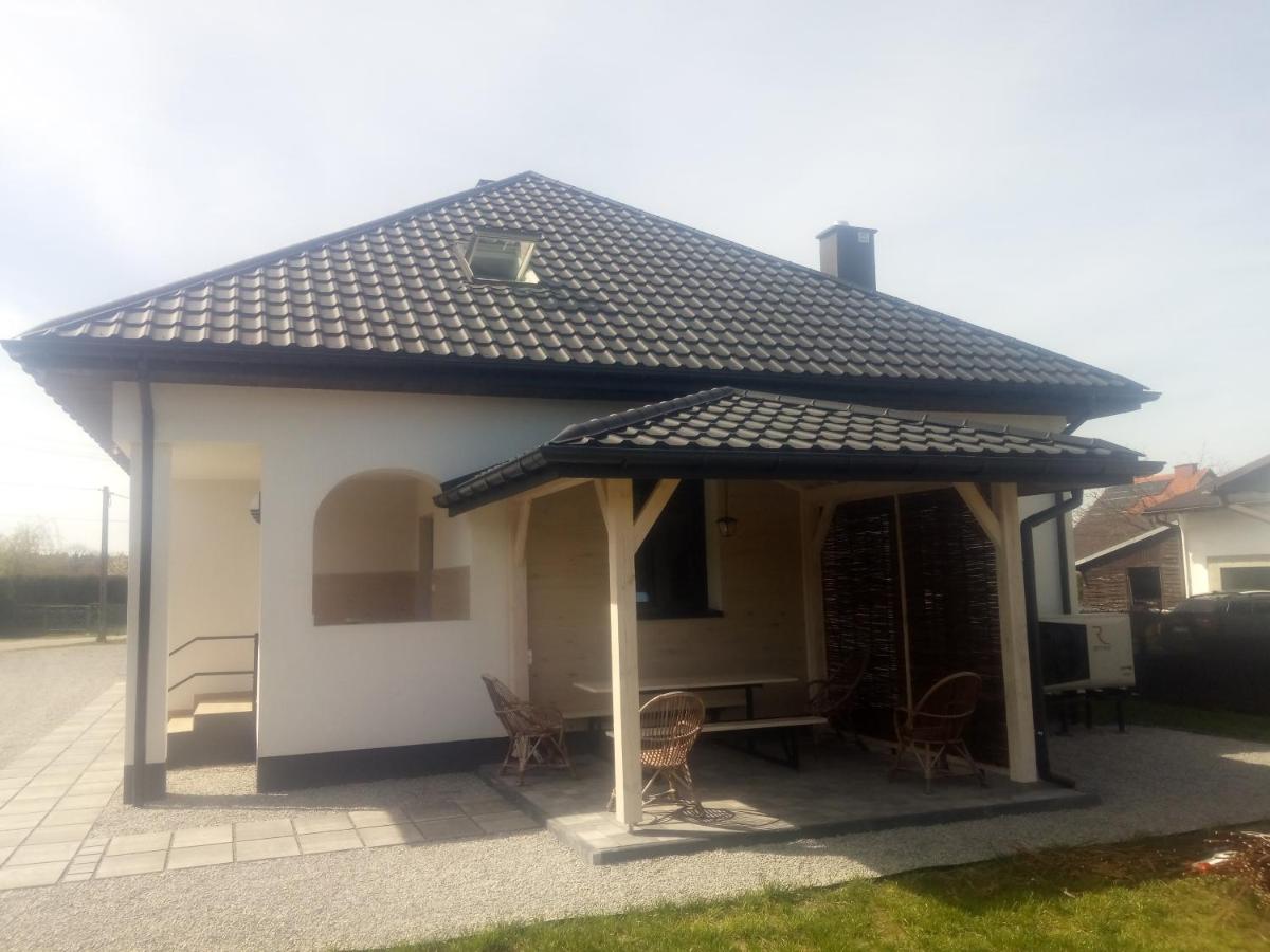 Noclegi Sarzyna 183 staroniowska - Bed and Breakfast