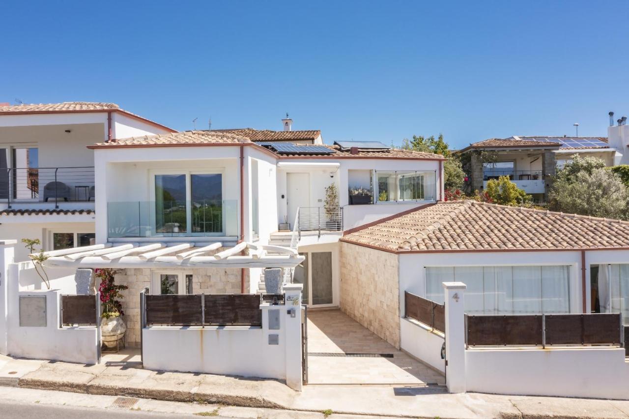 Casa Vacanze Zeffiro vista mare con giardino - Bed and Breakfast