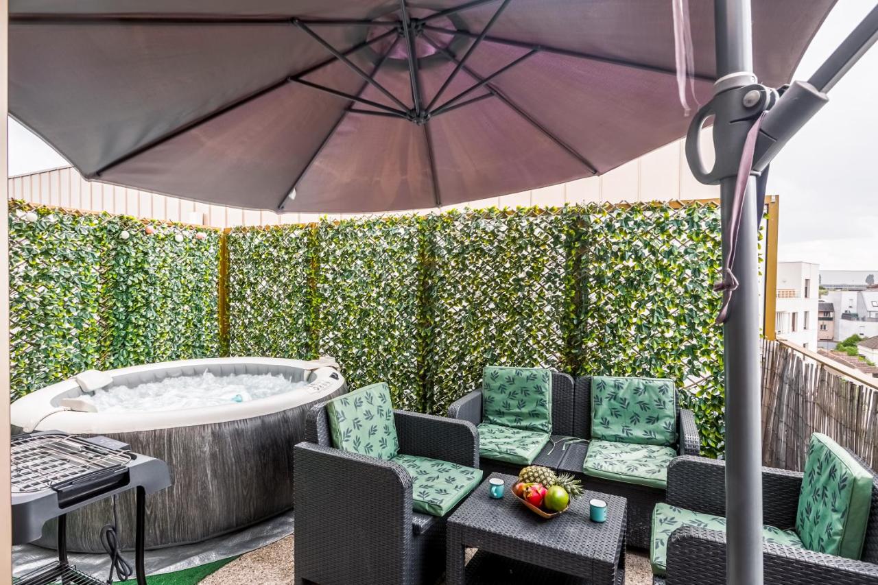 Le petit sésame jacuzzi cosy Stade De France 6 personnes Wifi Terrasse Parking privé - B&B
