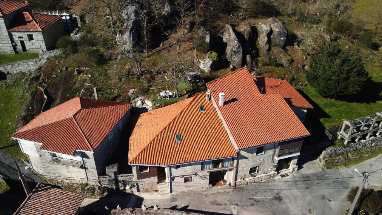 La Casa de las Rocas - En la Ribeira Sacra - Bed and Breakfast