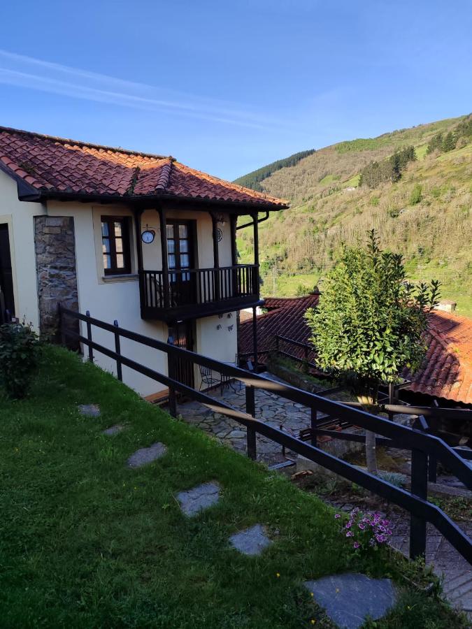 La Casina de Santulaya - B&B