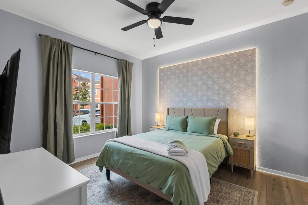 Charming Family Retreat w Pool & BBQ Near Disney - B&B Kissimmee
