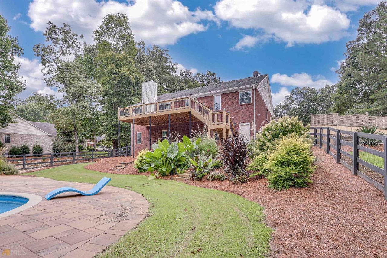 Six-Bedroom House