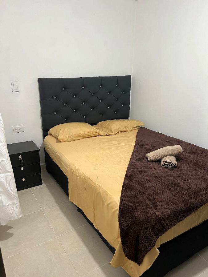 Apartamento Ideal descubre el Graffiti de Medellín - Bed and Breakfast Medellín