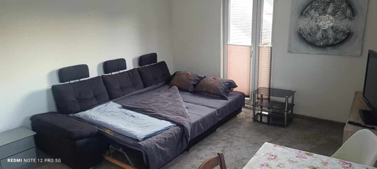 Übernachtungen 75 m2 Unterkunft Großer Parkplatz WLAN 1 Stock im Haus - B&B