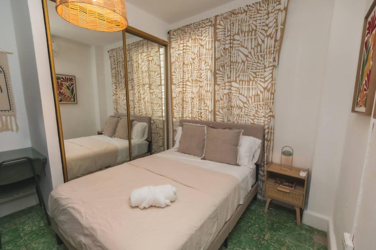 Sunny Escape Close to Beach, Dining & Fun! - B&B