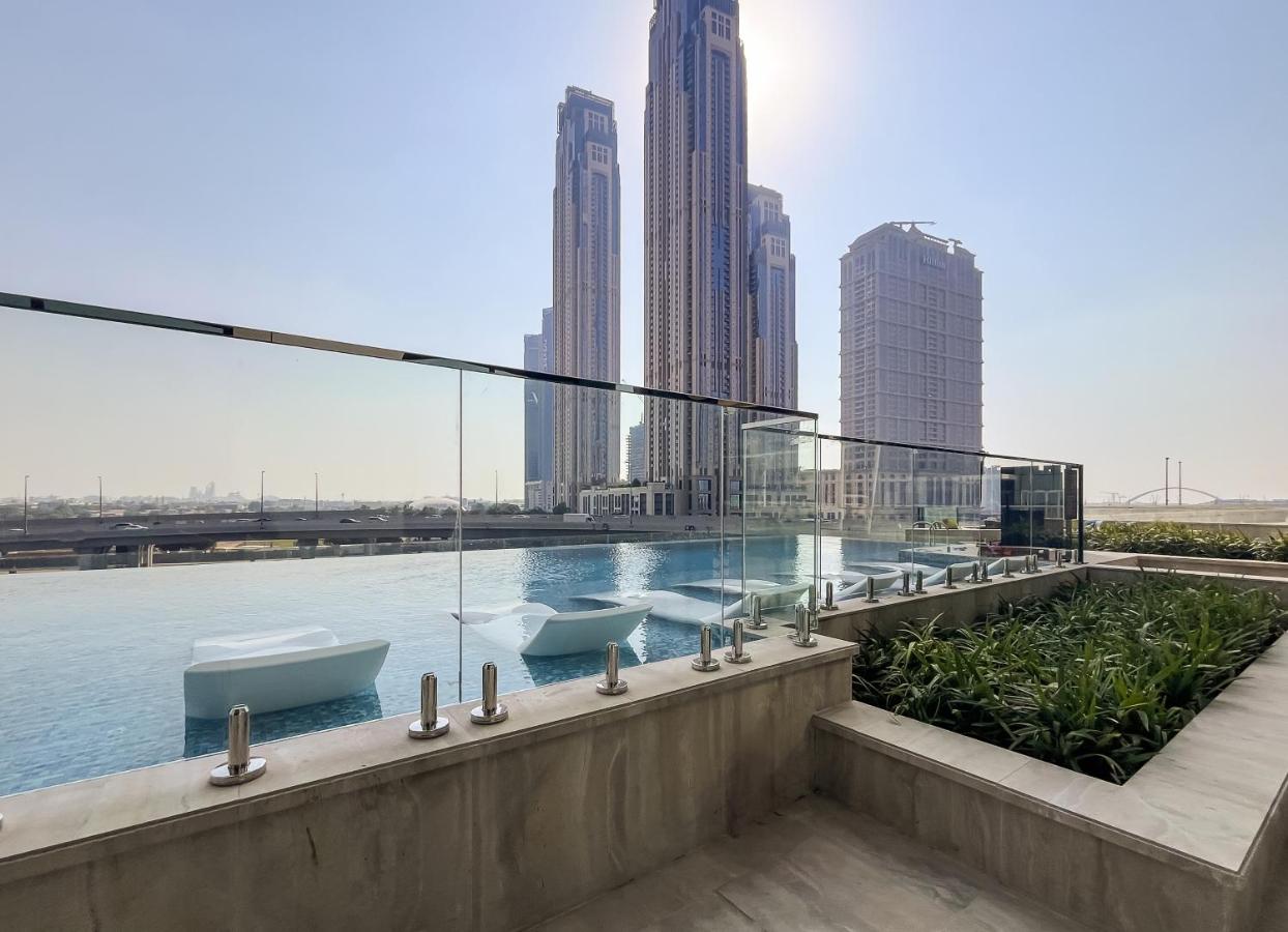 Modern 2BR Canal-Side Elegance - Bed and Breakfast Dubai