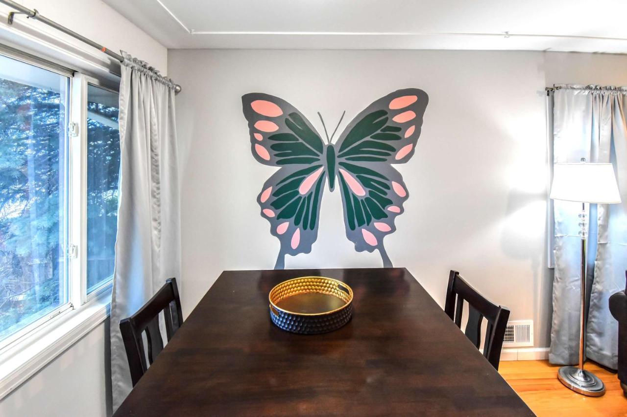 Enchanting Upper Unit with City Charm - B&B Denver