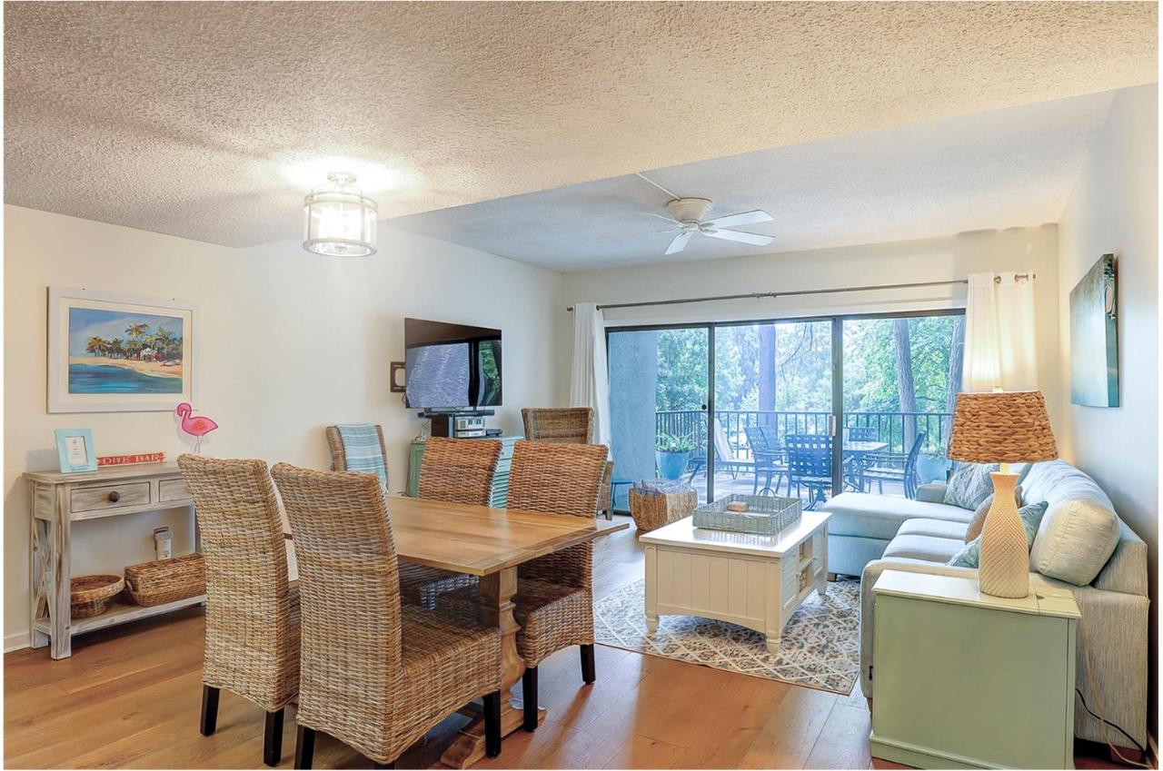 107 Village House Port Royal 2 BR 2 BA w King 2 Queens Twin Sleeps 7 Bikes & Beach Gear Included - Chambres d'hôtes Hilton Head
