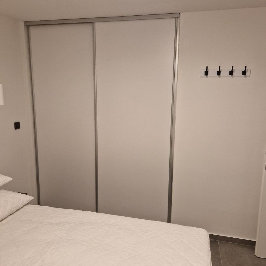 Appartamento con 2 Camere da Letto, Terrazza e Vista Mare