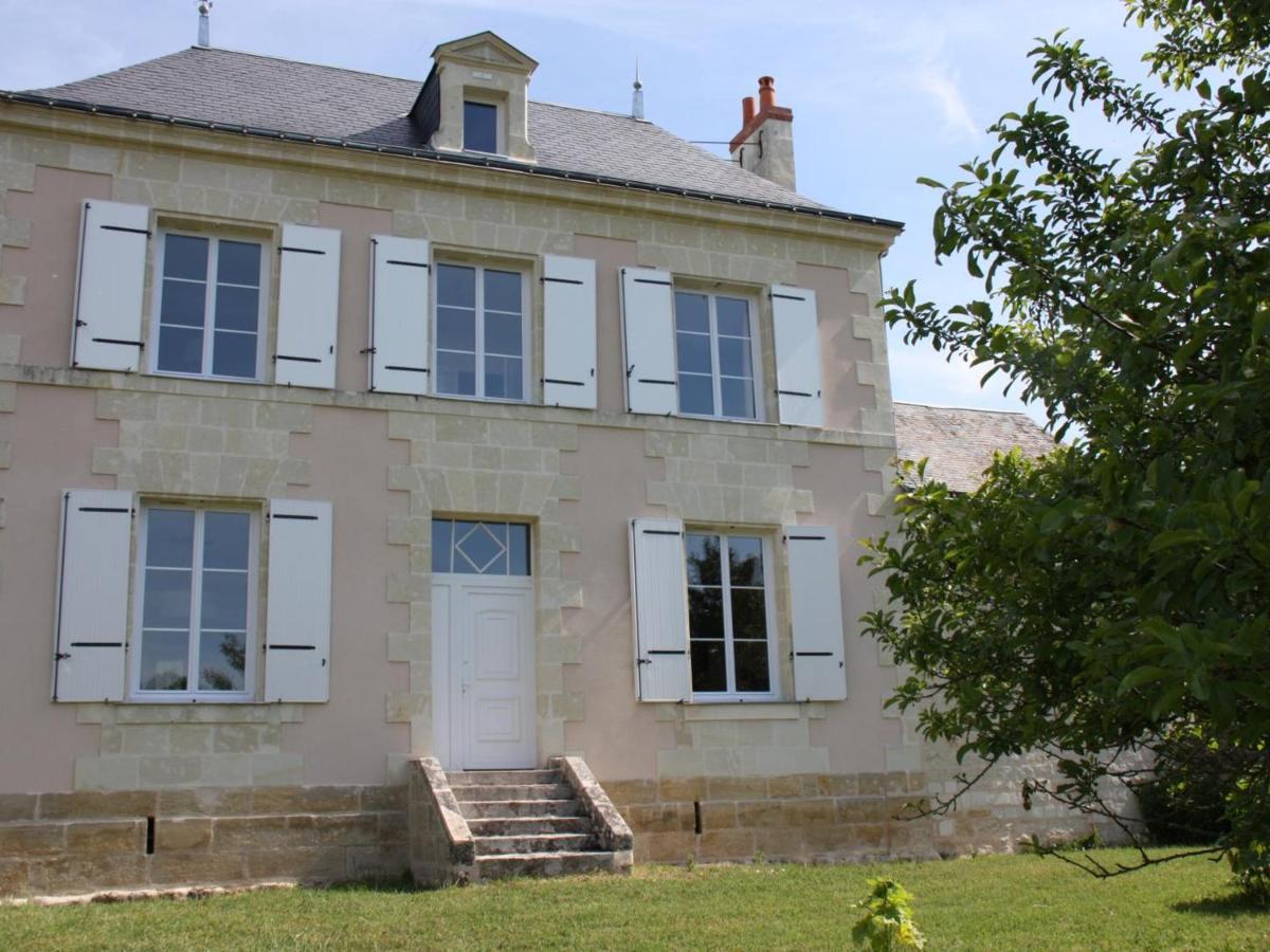 Maison XIXe, grand jardin clos, au cœur des vignobles, près de Chinon et de la Loire à Vélo - FR-1-381-445 - Bed and Breakfast