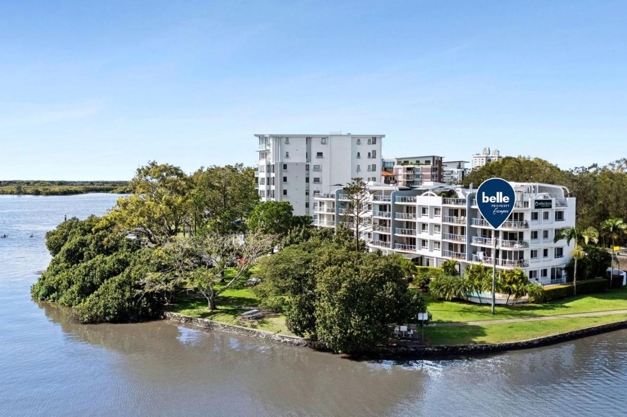 Stunning Rooftop Retreat with Private Jacuzzi - B&B Maroochydore