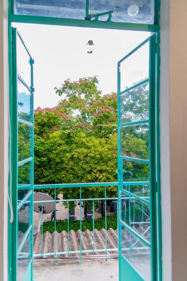 Aru corner 6B1BR Tanjung aru town kota kinabalu - B&B