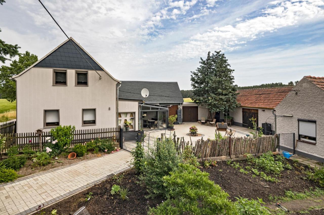 Dreiseitenhof in ruhiger Lage Haus Gottfriede - B&B Neukirch