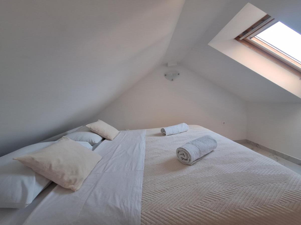 One-Bedroom Apartment with Balcony