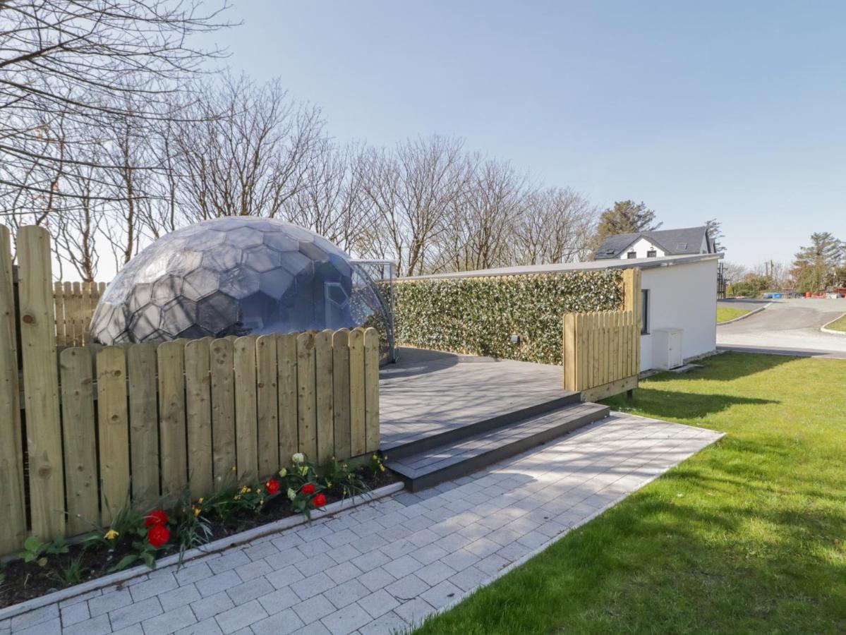 Number 1 Dome - B&B