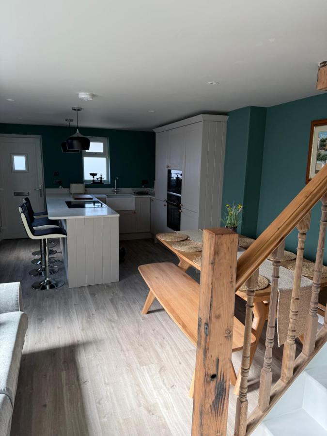 Brand New Stylish Converted Coach House in Cardiff - B&B
