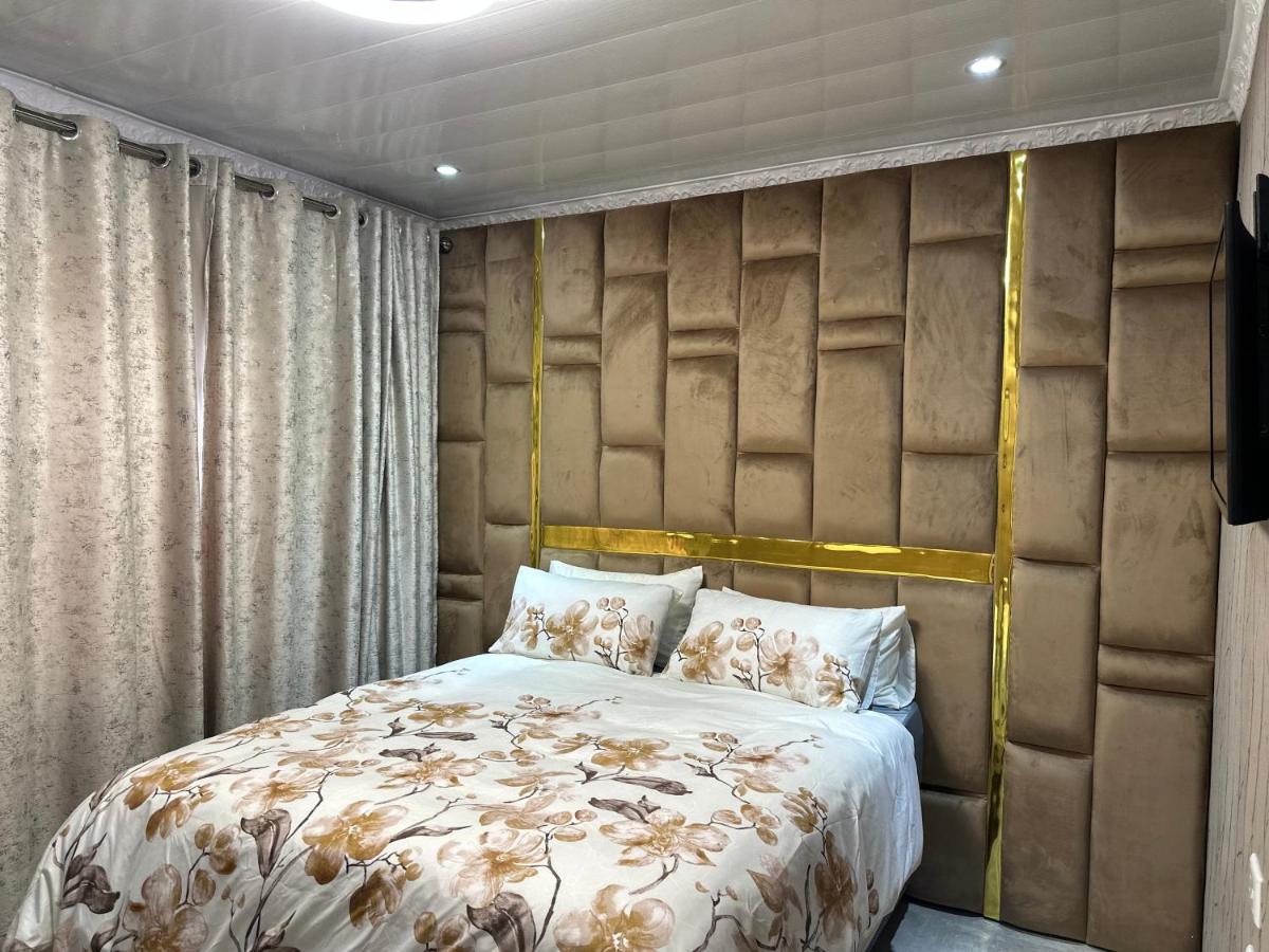 Mzilikazi Guest House - Chambres d’hôtes