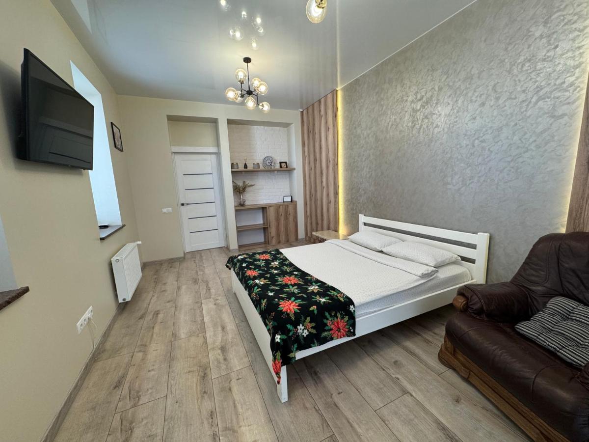 Дуже файна квартира в самому центрі!!!!Переконайся!! - Chambres d'hôtes Rivne