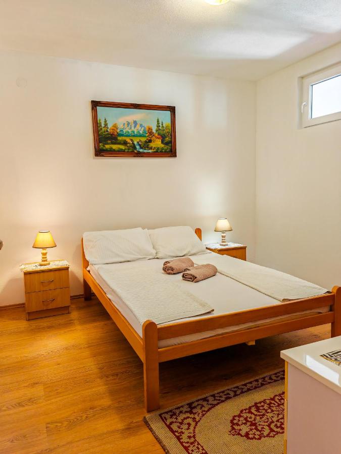 One-Bedroom Apartment with Sea View and Balcony