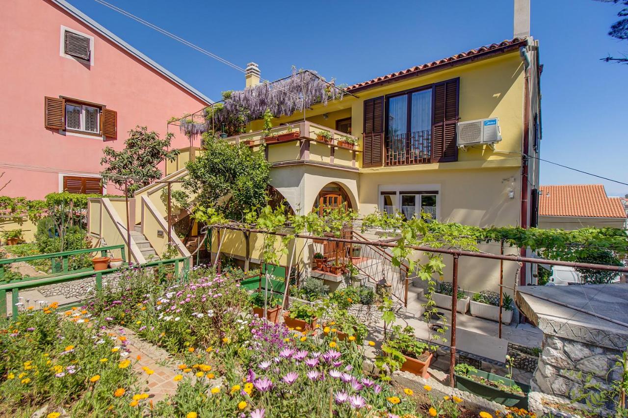 One Bedroom Apartment with Balcony