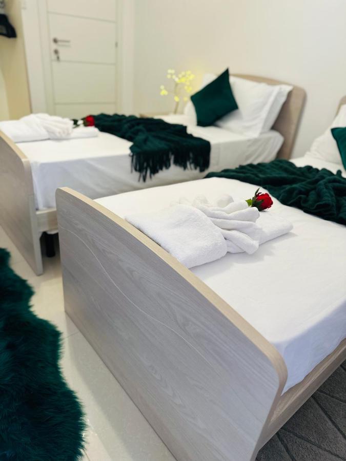 Zweibettzimmer mit Balkon