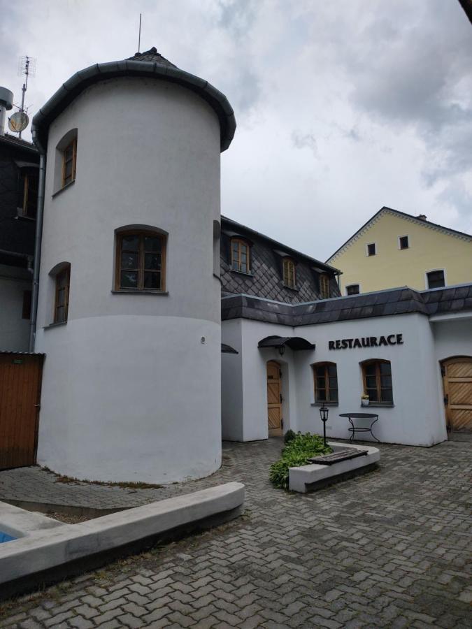 PENZION "U MLÝNA" Mlýnská 678 - B&B Litovel