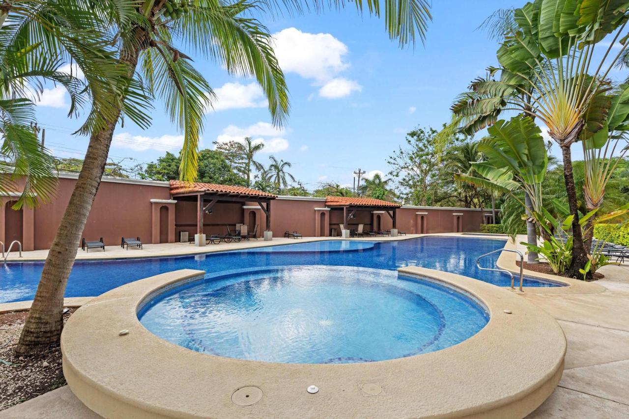 Langosta Beach Ocean View Penthouse w Pool - B&B Tamarindo