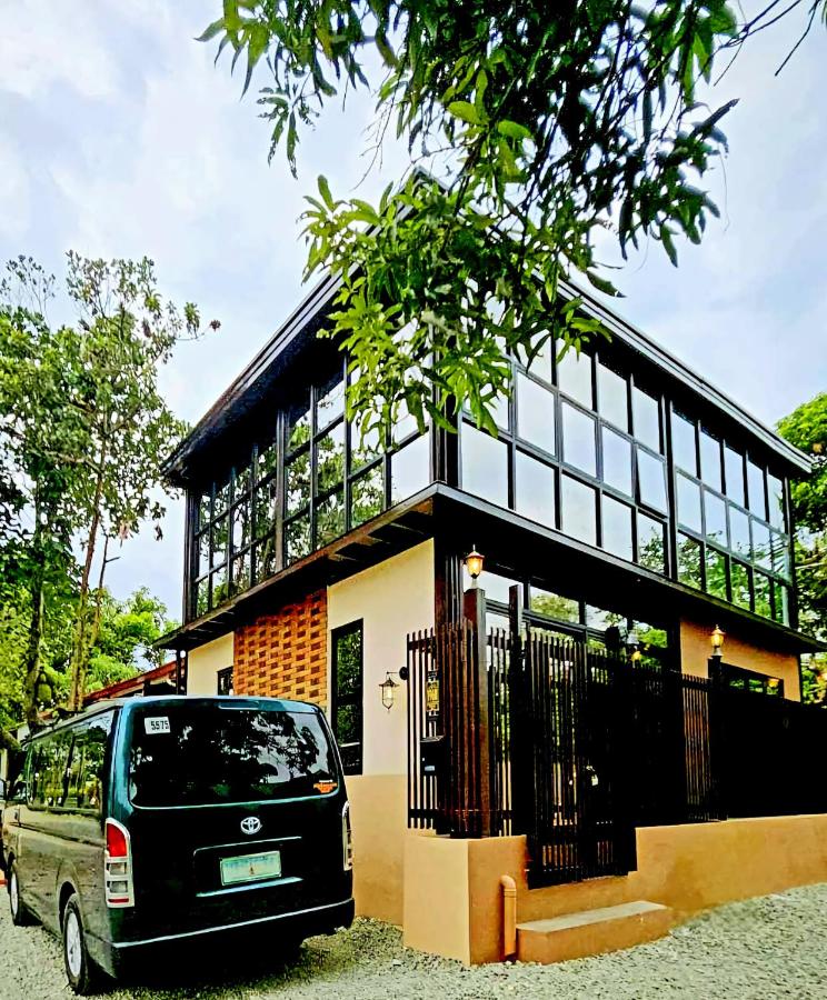 The Cozy Glass House by the Sea - B&B Bauang