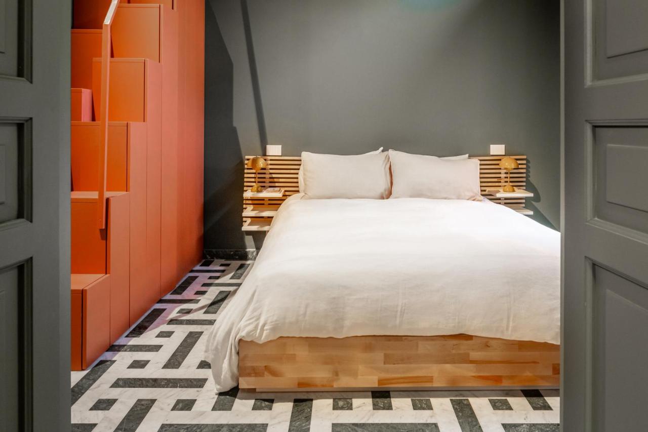 One-Bedroom Apartment with Terrace