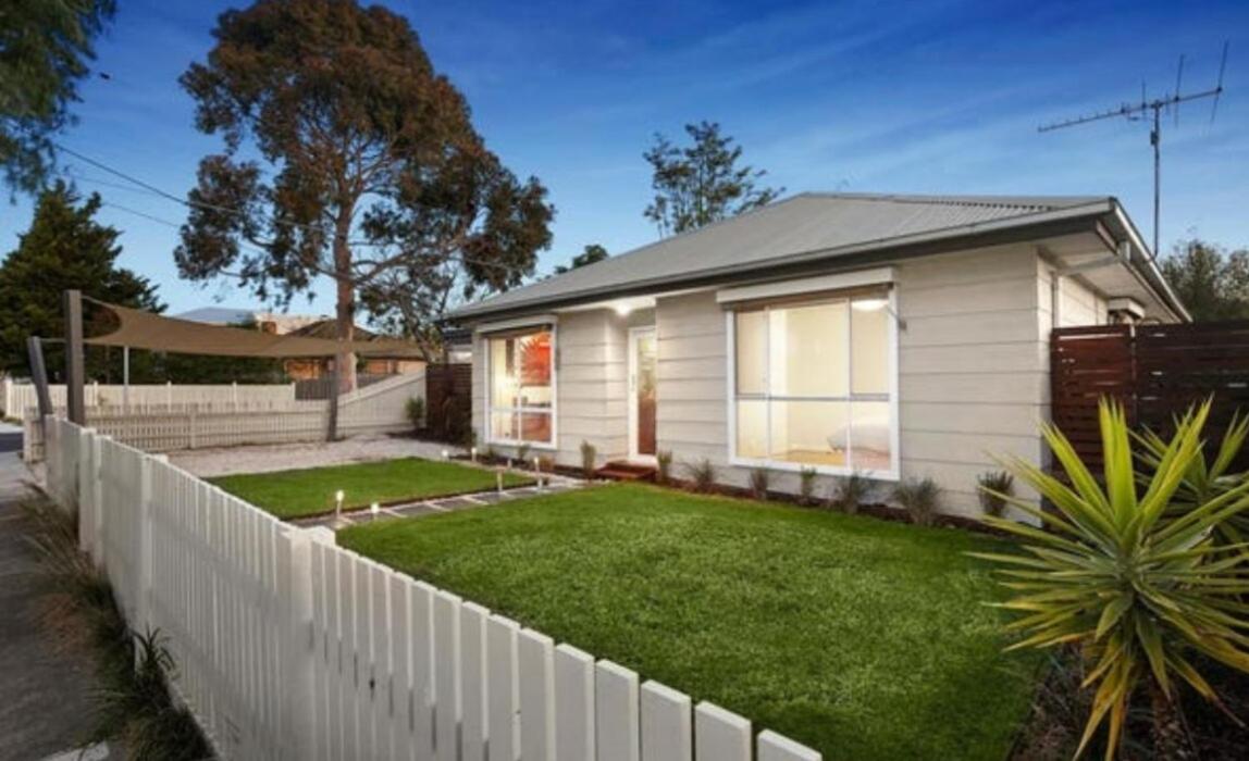 Spacious 4bdr family home away from home - Bed and Breakfast Newport