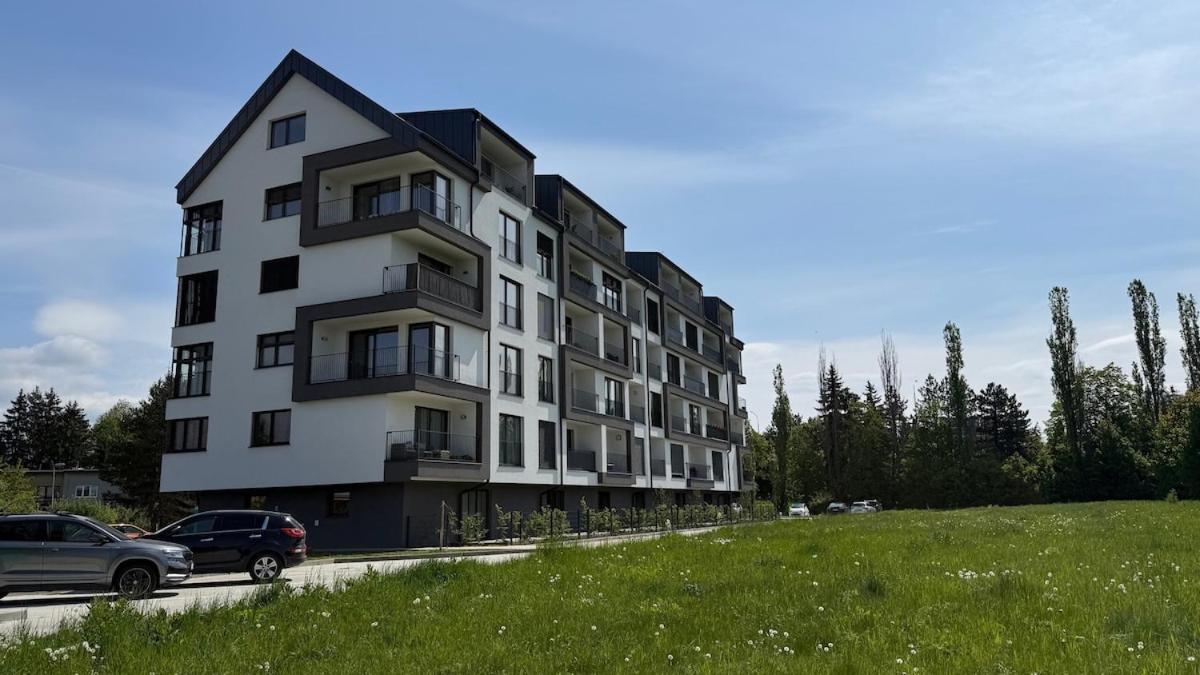 Modern 2-room apartment,balcony, Liptovský Mikuláš - B&B