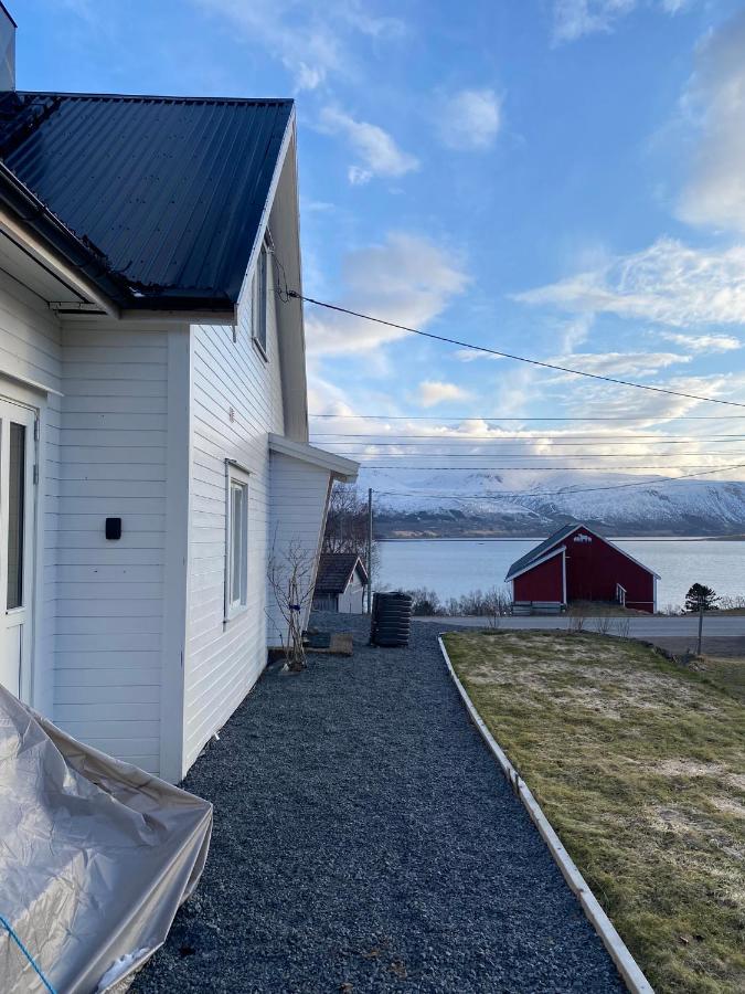Summerhouse on the way to Vesterålen - Bed and Breakfast Gåra