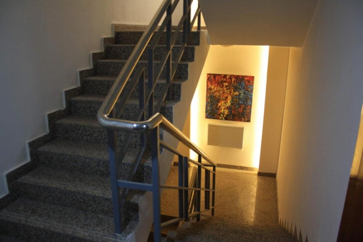 1 bedroom self catering entire apartmentS - B&B