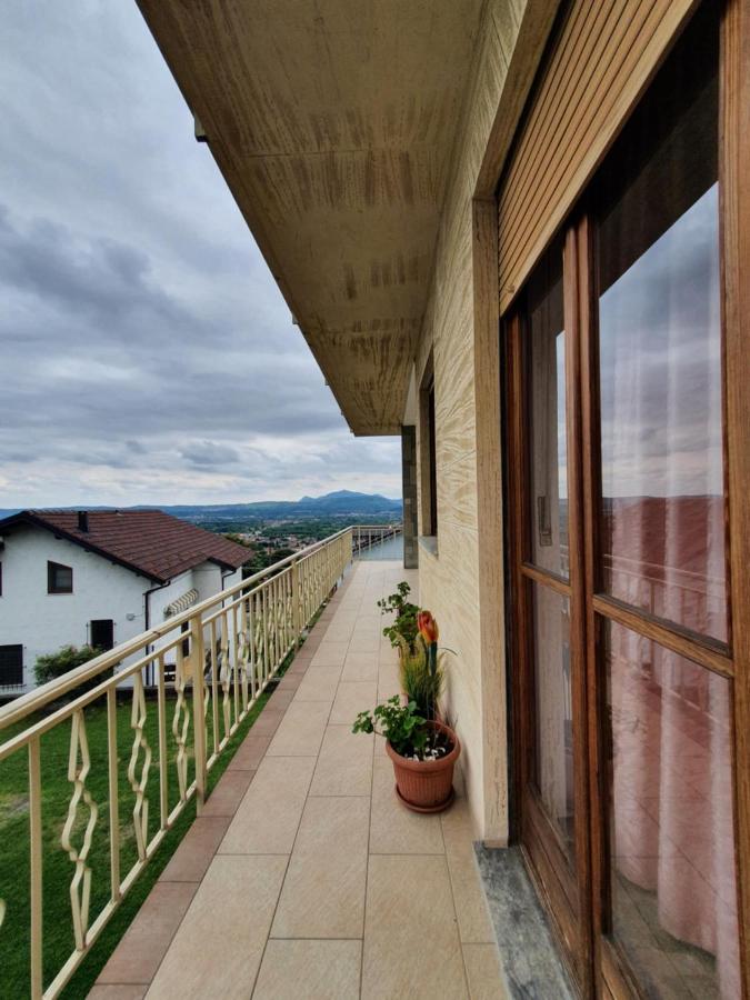 Fiori e Frutti LT - Un balcone sulla Valle di Susa - B&B