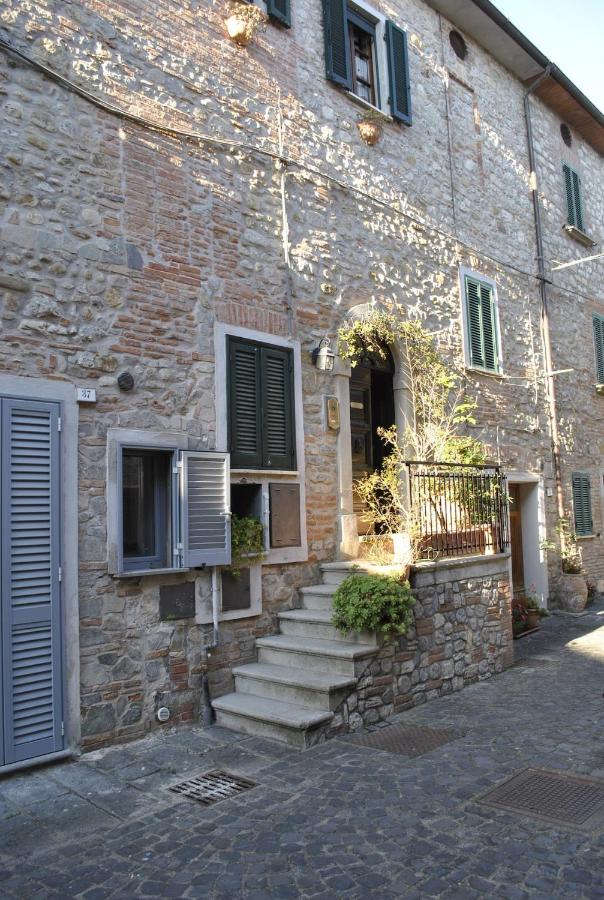 L'Umbrichella - casa vacanze in piccolo borgo medioevale - B&B