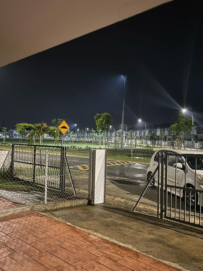 achiq homestay - musl!m family staycation - B&B Port Dickson