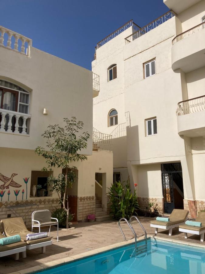 Memnon Apartments - Bed and Breakfast Luxor