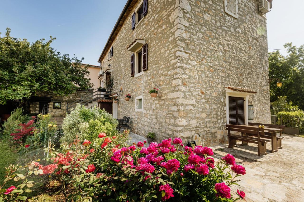 Apartments Mirna Stress free - Chambres d’hôtes