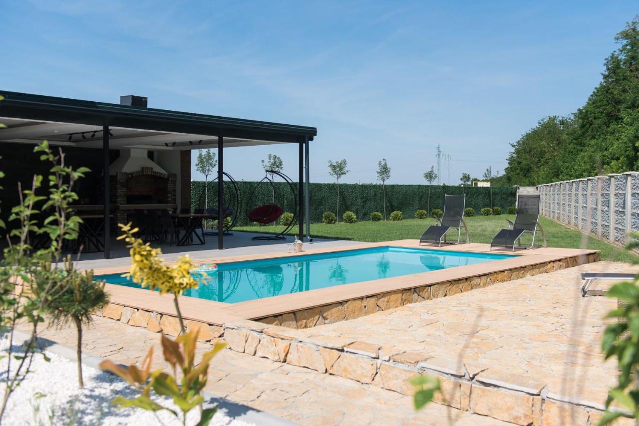 Vila Oaza Rumenka - B&B